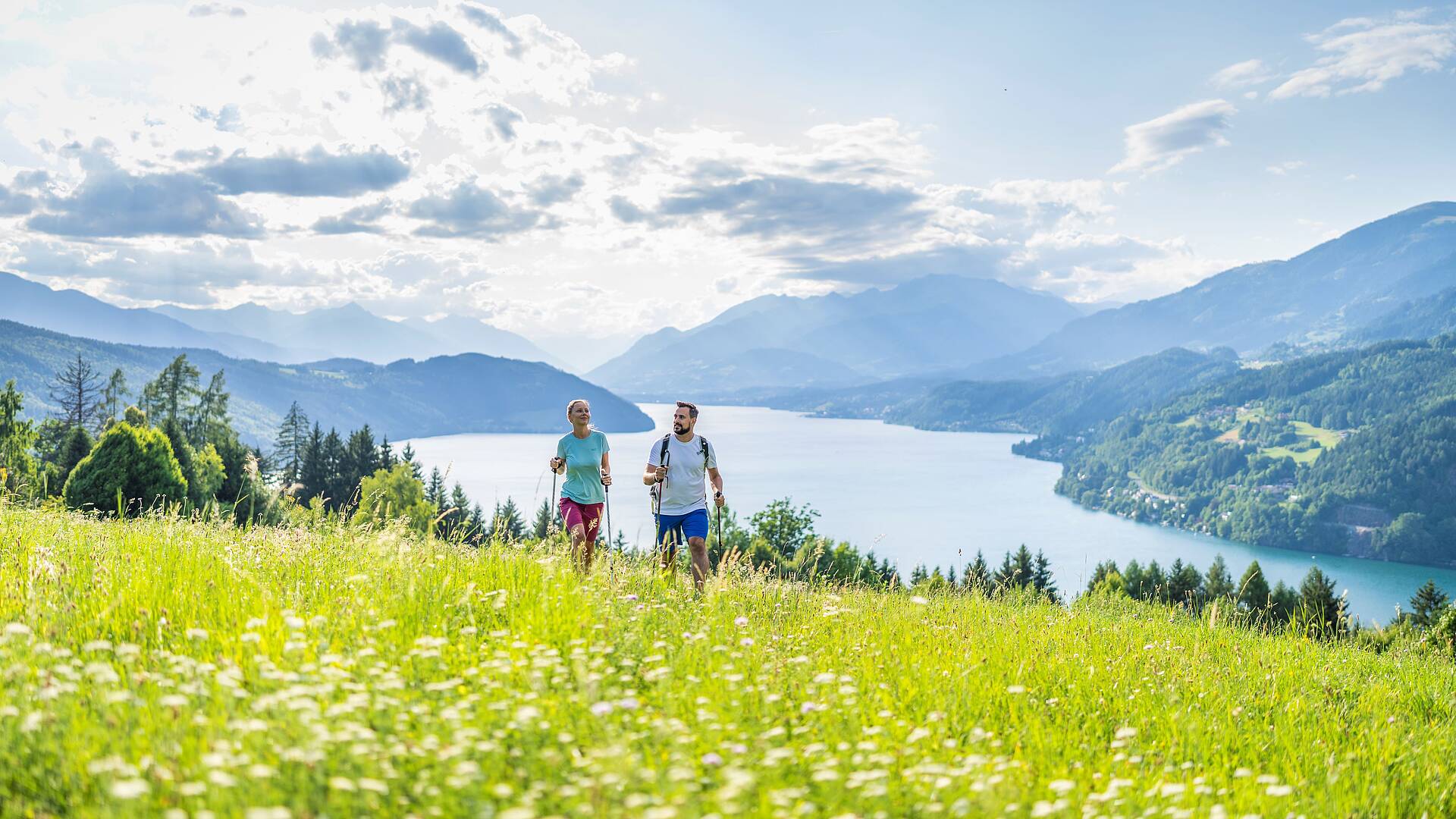 Blühende Almwiesen säumen den Via Paradiso Weitwanderweg © Gert Perauer_MBN Tourismus