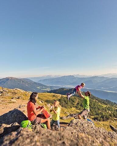 Wanderung mit der Familie zum Granattor © Franz Gerdl_MBN Tourismus