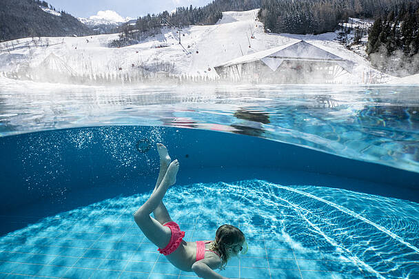 Abtauchen in der Therme Römerbad © Kärnten Werbung - Gert Perauer Abtauchen in der Therme Römerbad © Kärnten Werbung - Gert Perauer