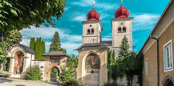 Eingang zur Stiftskirche Millstatt © Attila Szabo