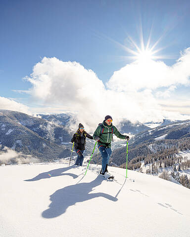 Schneeschuhwandern in Österreich © Mathias_Praegant_MBN Tourismus