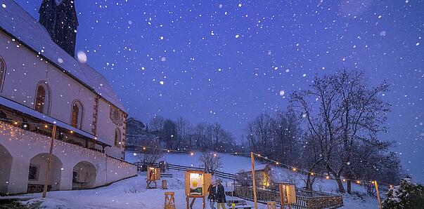 Sternennacht mit Schneefall beim Kirchheimer Advent