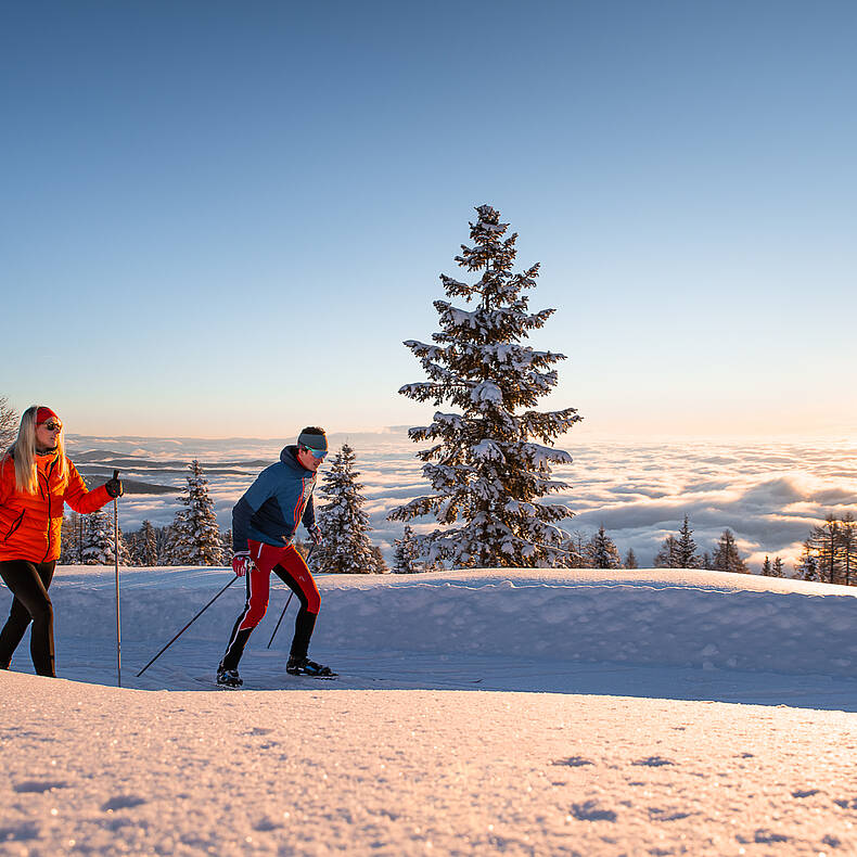 Langlaufen auf der Hochrindl bei Sonnenaufgang© Christoph Rossmann_MBN Tourismus