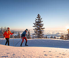 Langlaufen auf der Hochrindl bei Sonnenaufgang© Christoph Rossmann_MBN Tourismus