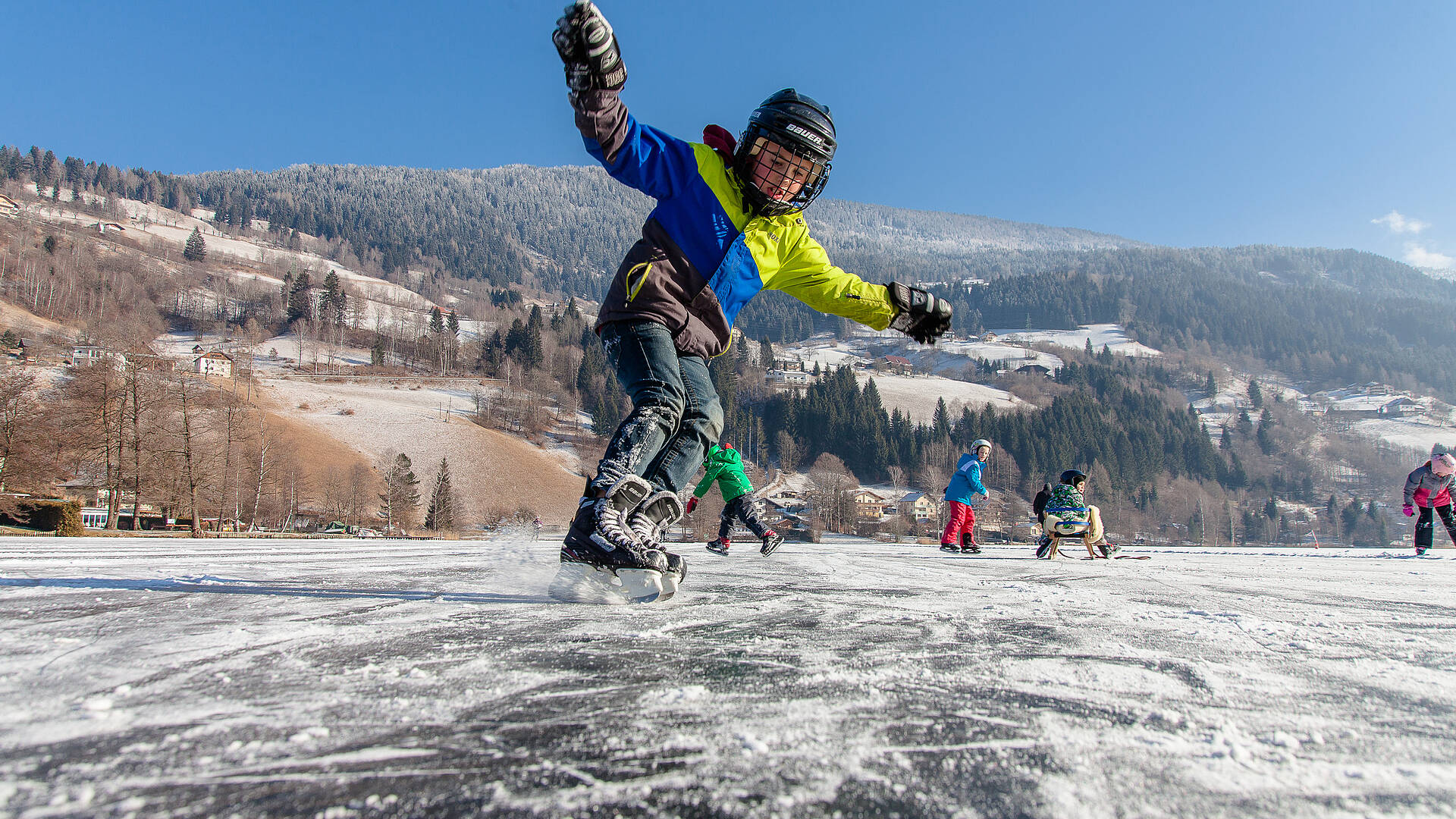 Eislaufen am zugefrorenen Brennsee © Mathias Prägant_MBN Tourismus