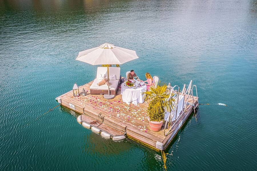 Dinner-Floß im Millstätter See – beliebter Ort für Heiratsanträge